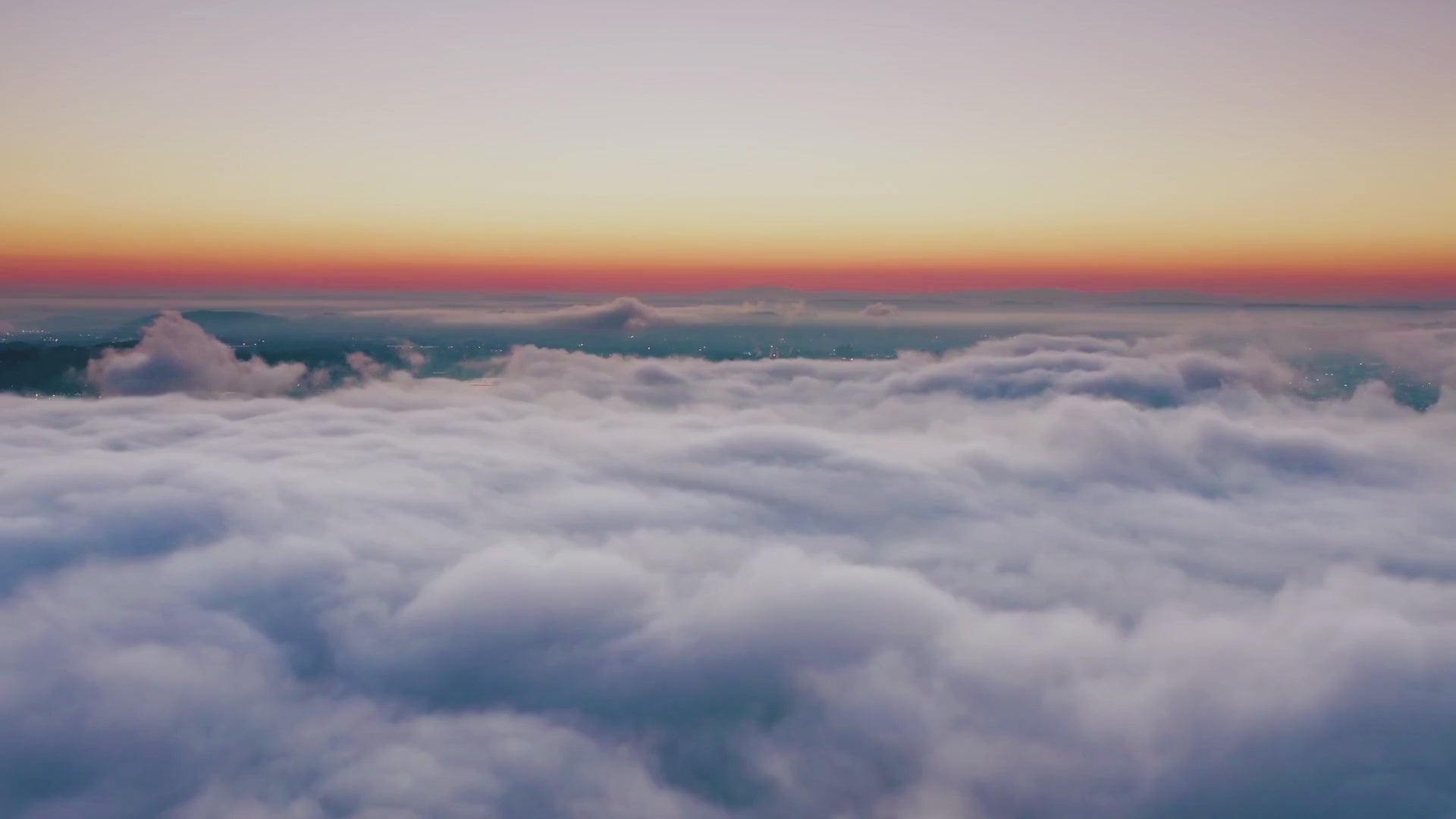 Load video: “Sensory Rise – video en bucle de un cielo suave con nubes y un amanecer calmado. Incluye el título ‘Choose to Understand’ y el eslogan ‘Help Us Build Awareness’. Representa una marca sensory-friendly enfocada en empatía, sensibilidad y conciencia.”